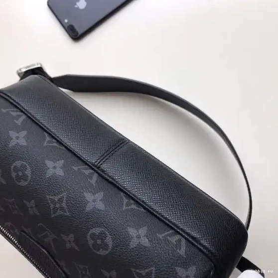 WIS Louis Messenger Vuitton 0420